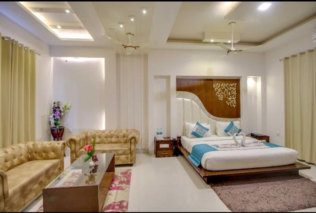 Superior Room with Bathtub - View 1